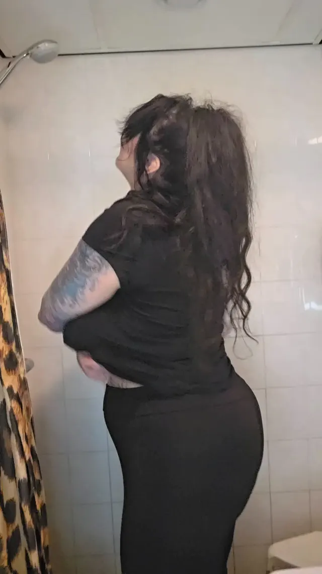 Do you find this BBW novel writer attractive?