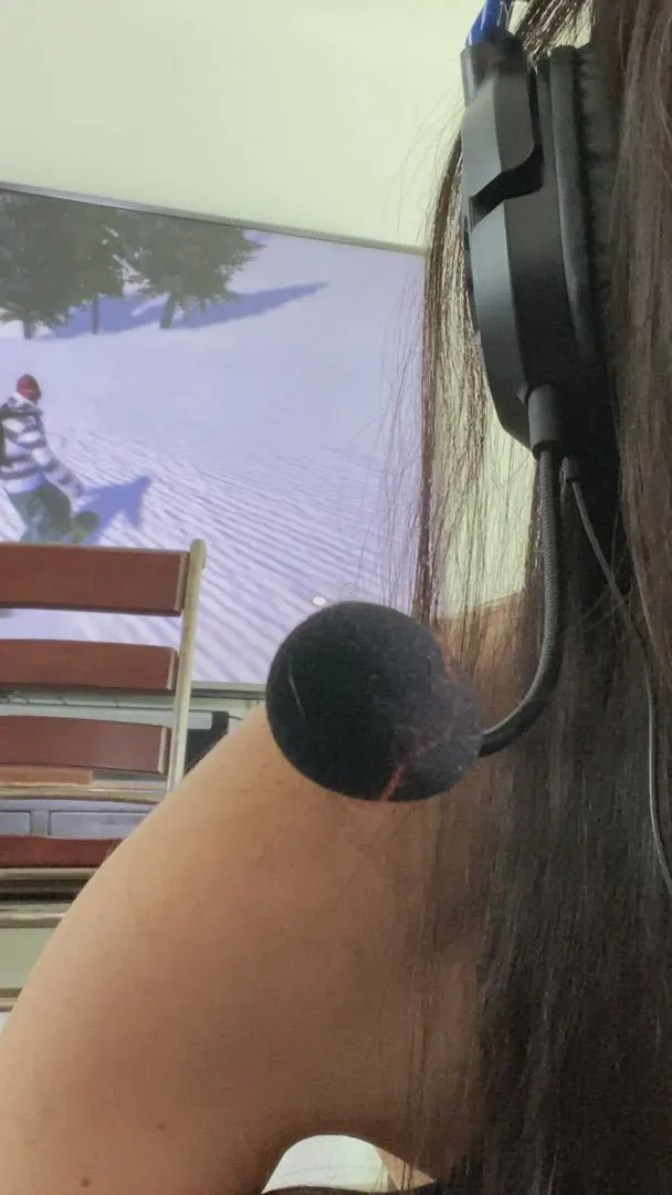 How about a nice close up of my ass!