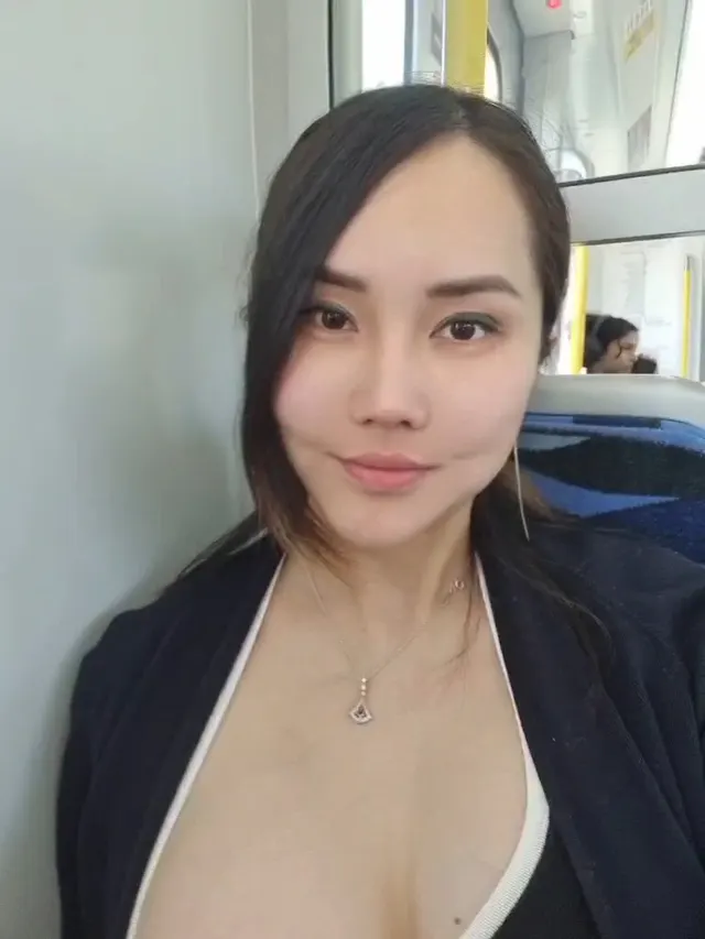 You sit down on the train and see this...wyd then