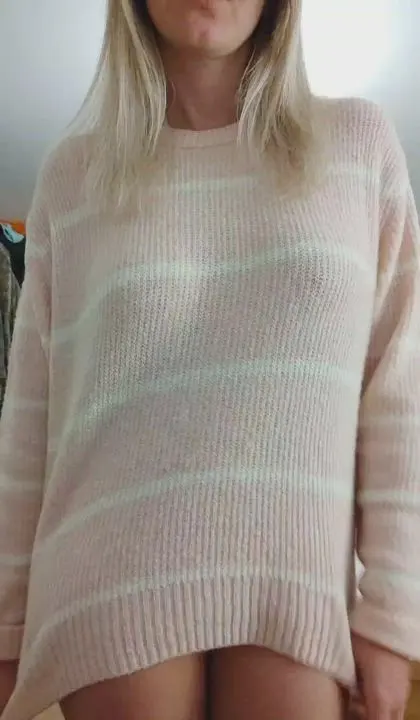 My friends always say I have God tier tits. What do you think? 🇸🇪😈