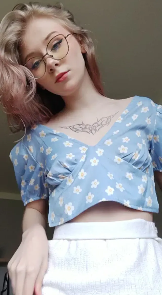 cute face and cute flatties :P