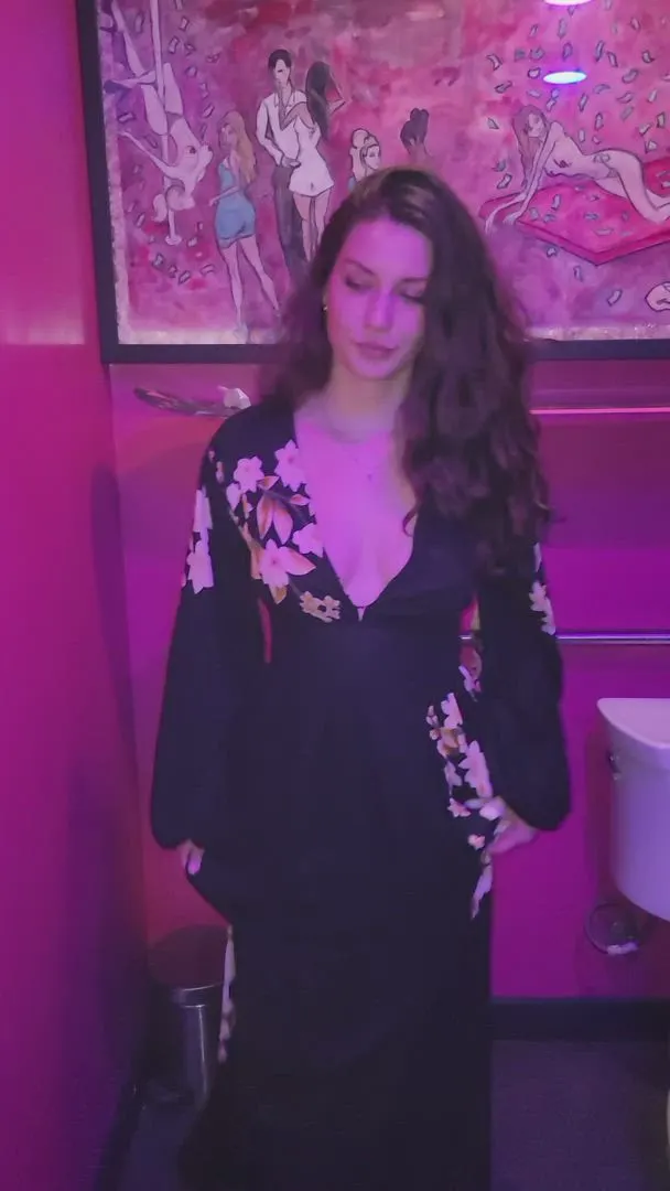 ive always wanted to fuck in a bar bathroom