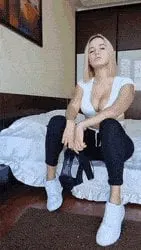 I would become a tiktoker if I didn't want to get naked in every video =P