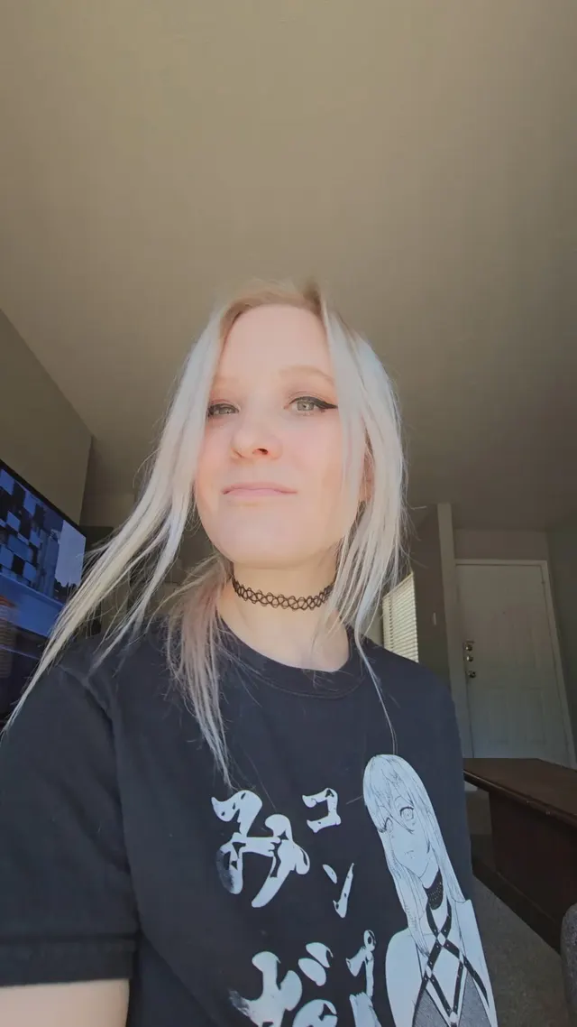 I've dropped 20 pounds! Now my boobs look even bigger on my 5'1 frame 😎