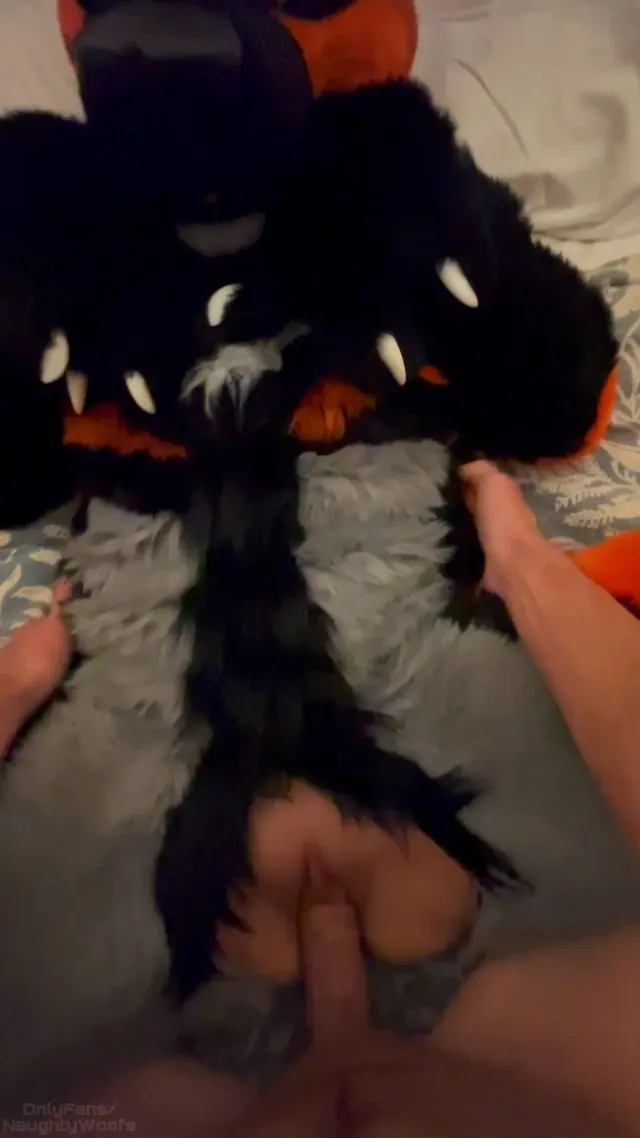 Grab and thrust into this fox.. yes? 🦊 lOF: NaughtyWoofs