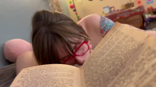 I was trying to read some Star Wars EU and she wouldn’t leave me alone 😅