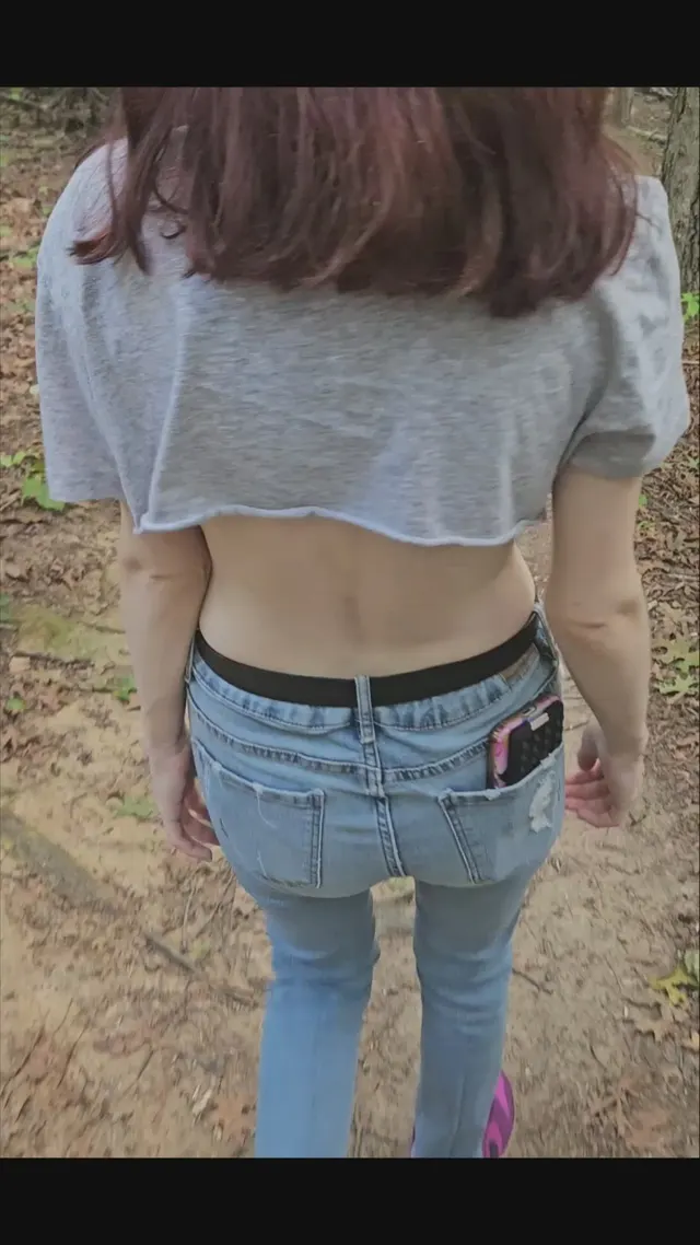 Walking backwards kinda hard😅