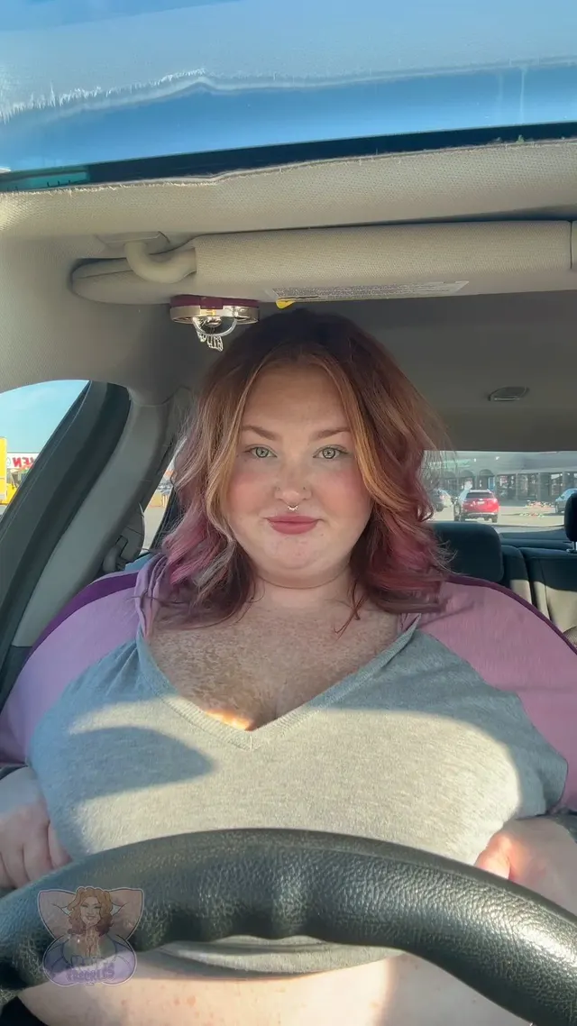 this parking lot was busy as hell but it’s titty tuesday 🤭