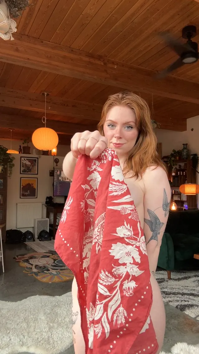 Scanners show sexy life forms in this area…