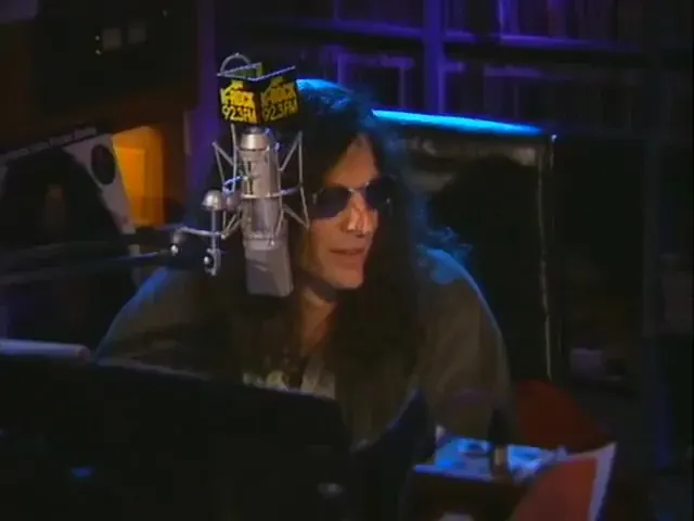 21 year old Jenna Jameson flashes her tits while being interviewed by Howard Stern. (1995)