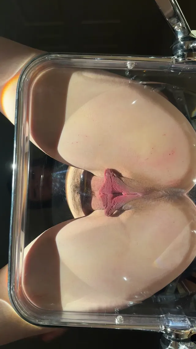 call me Elastigirl with the stretch of this labia!