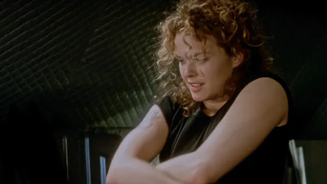 Dina Meyer unveiling in Starship Troopers