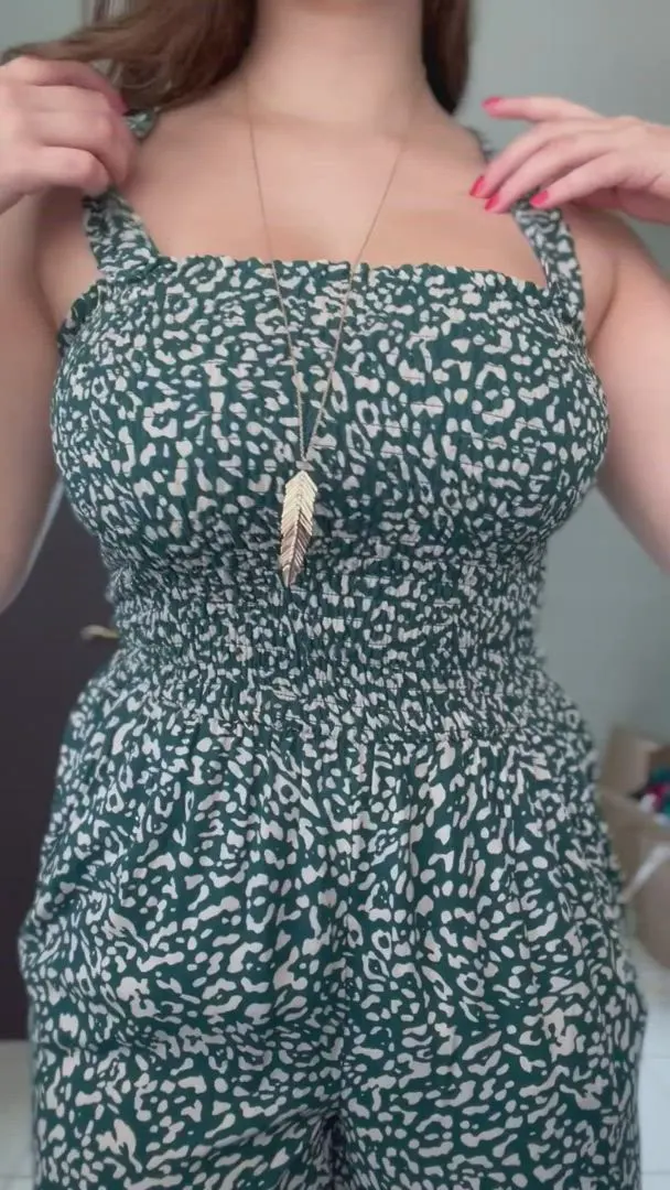 I don't have a title, just straight to business. Here are my big natural tits [Gif]