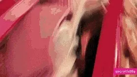 Squirting in public at Victoria’s Secret! 🙊