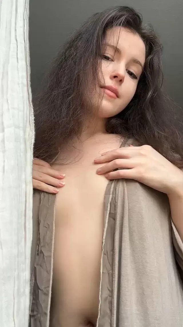 Tell me your opinion, my flat chest, is that your type?