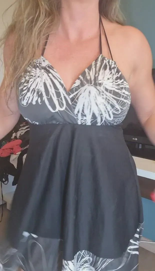 Sundress with no panties so you can finger me whenever you want [f][46]
