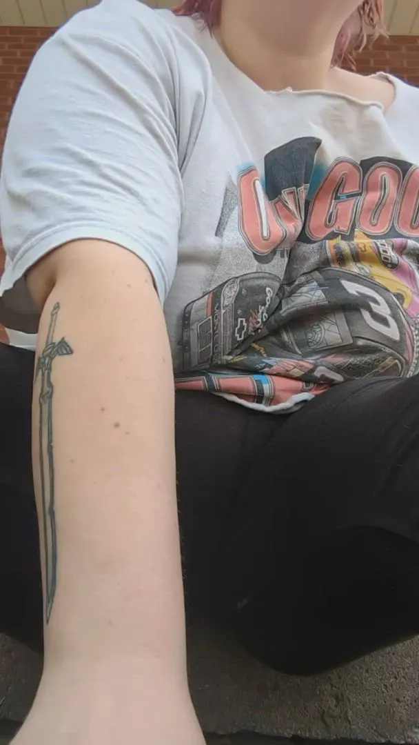 what would you do if you were my neighbor and saw this? 👀