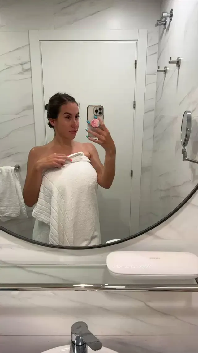 Nobody ever expects me to have DDD titties