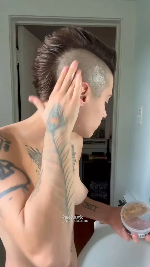 I love to have friends over to watch me make the mohawk! 🤟