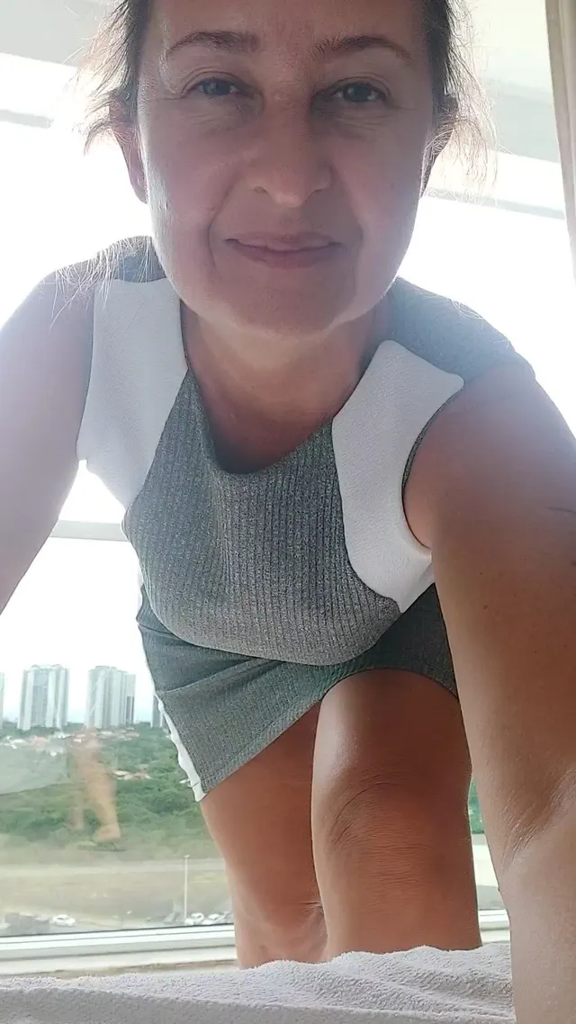 The most delicious strip tease you'll see today (51y)