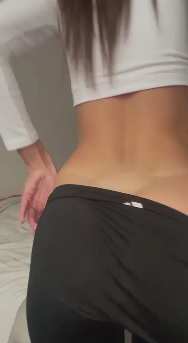 someone is going to the gym without panties today