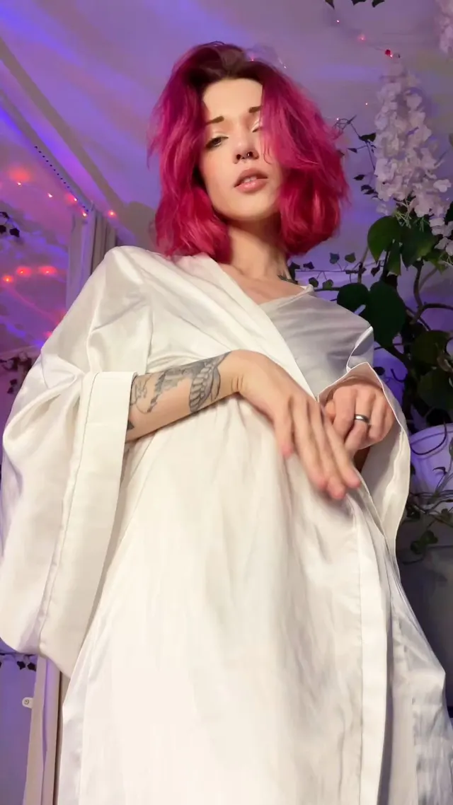 wanna strap-on and chill? i'll make it feel oh so good