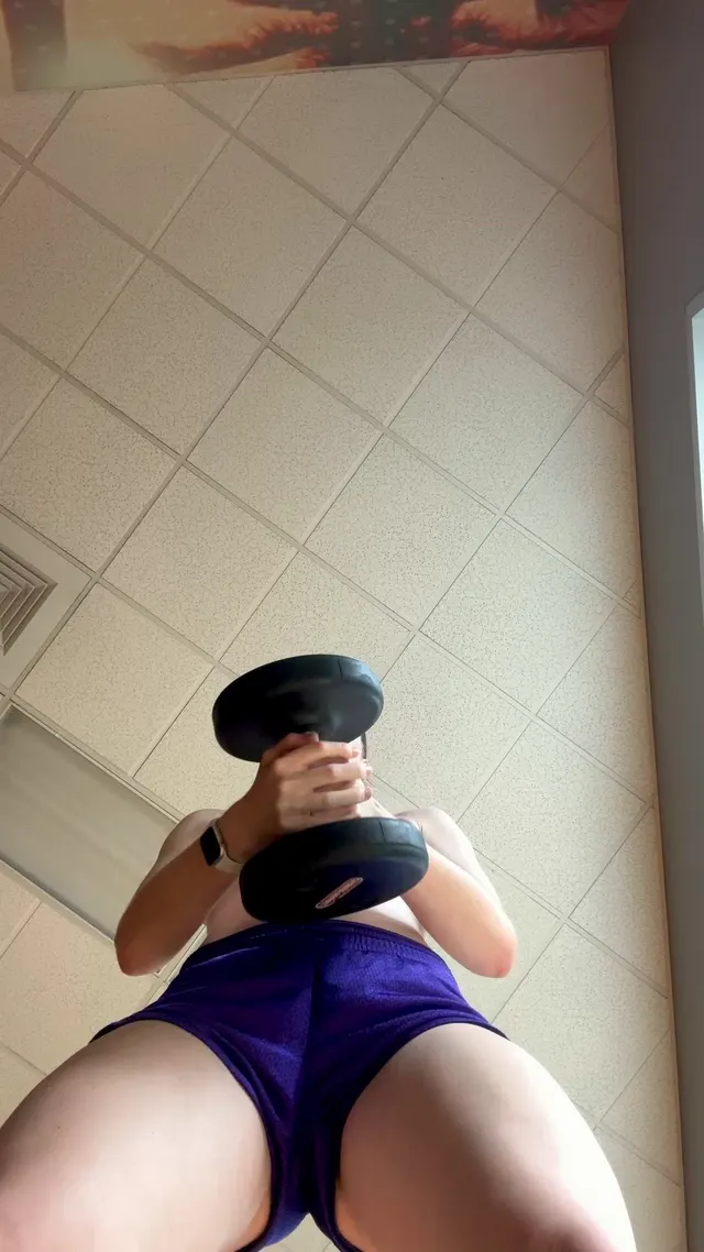 Squat, thighs, hypnotize