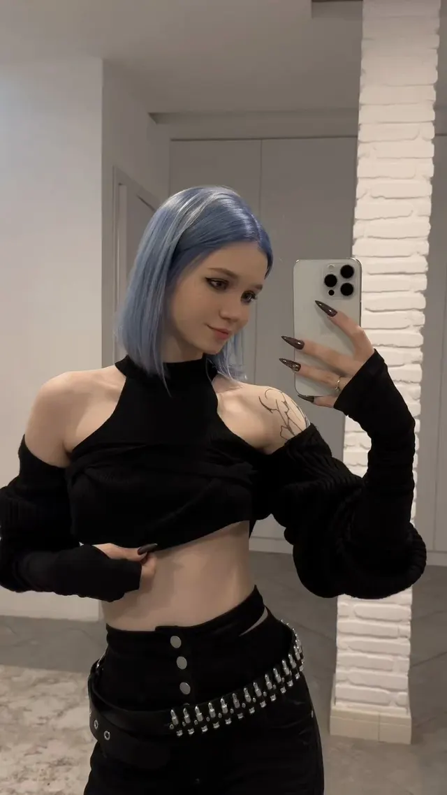 You're in dire need of an alt girl in your life :3