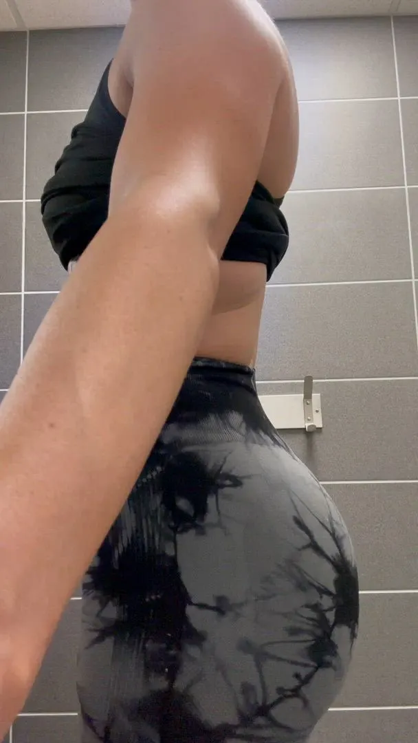 I love the gym changing room