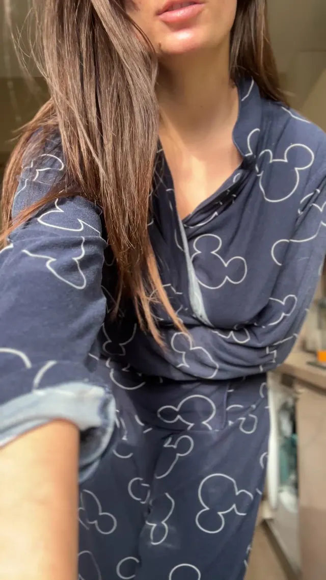 Mickey Mouse girl with natural boobs here