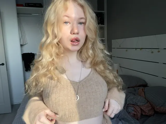 If you like my petite tits, I’d let you smash