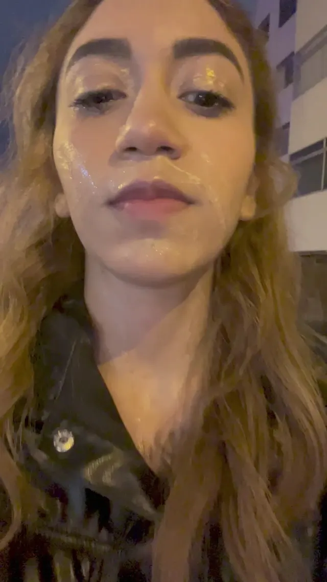 As I walked I wished that some random guy would want to add another thick load on me 😏