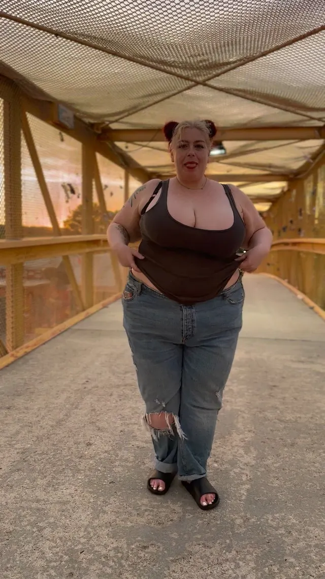 im trying to get you to fuck me in public