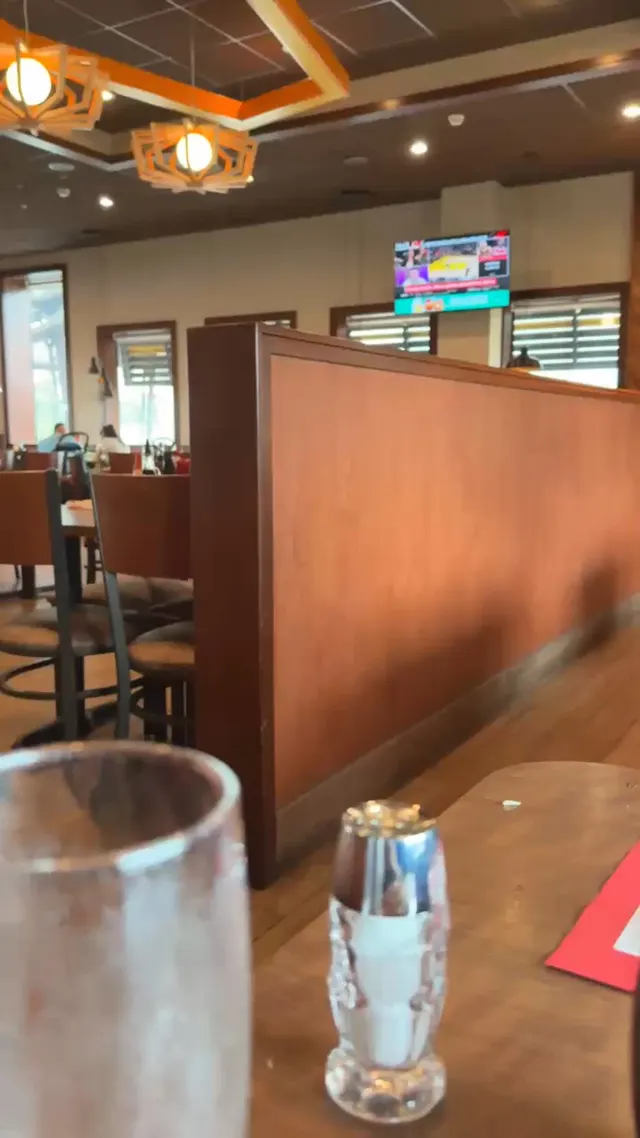 Flashing and slapping my boob at Dennys