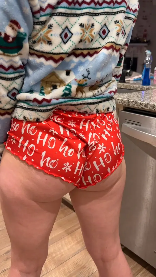 Mrs. Clause Needs to Chill