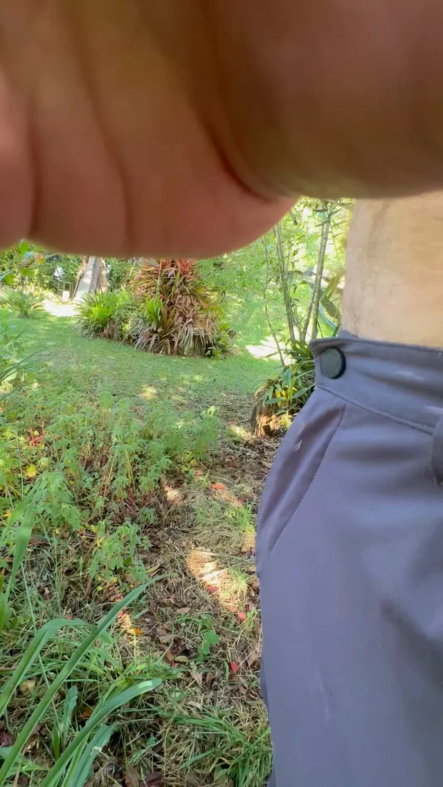 Need a bud to get in his knees and take all this