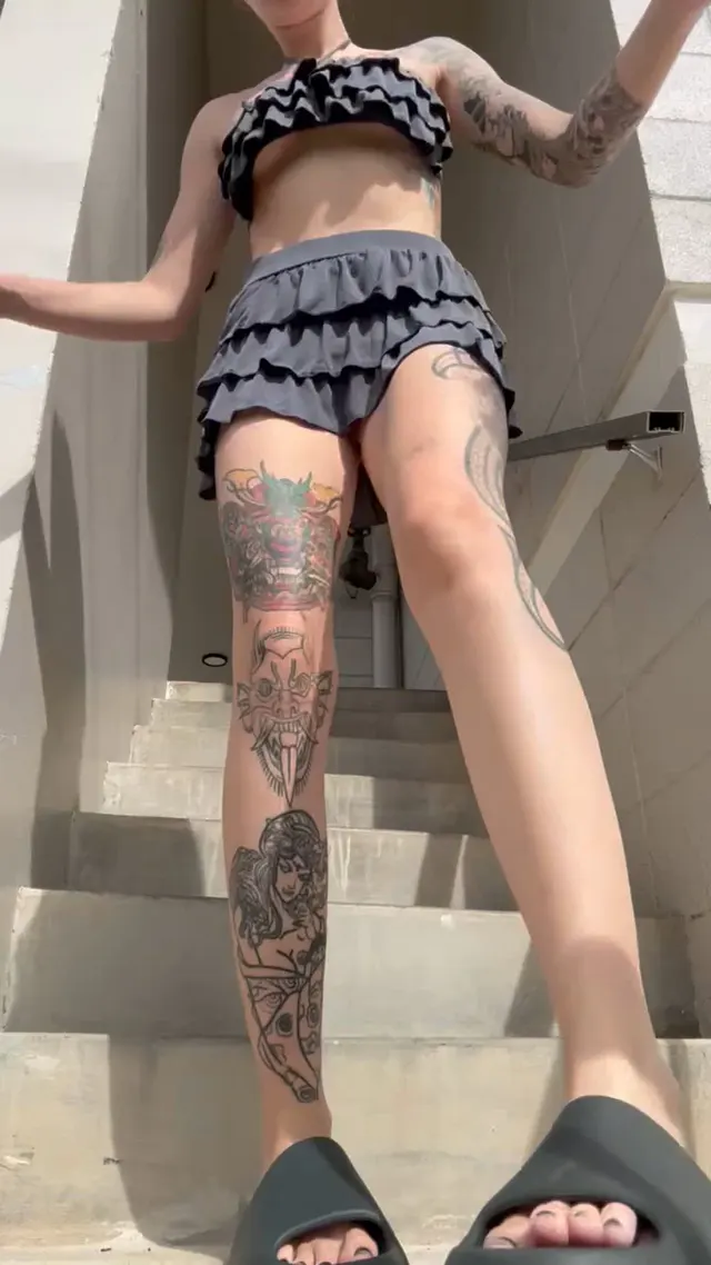 Pov I drop my keys infront of you on the steps… what are you doing