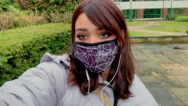 Fuck my face in public <3