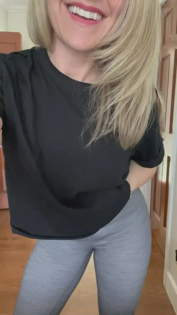 I’m that secretly kinky mom next door!