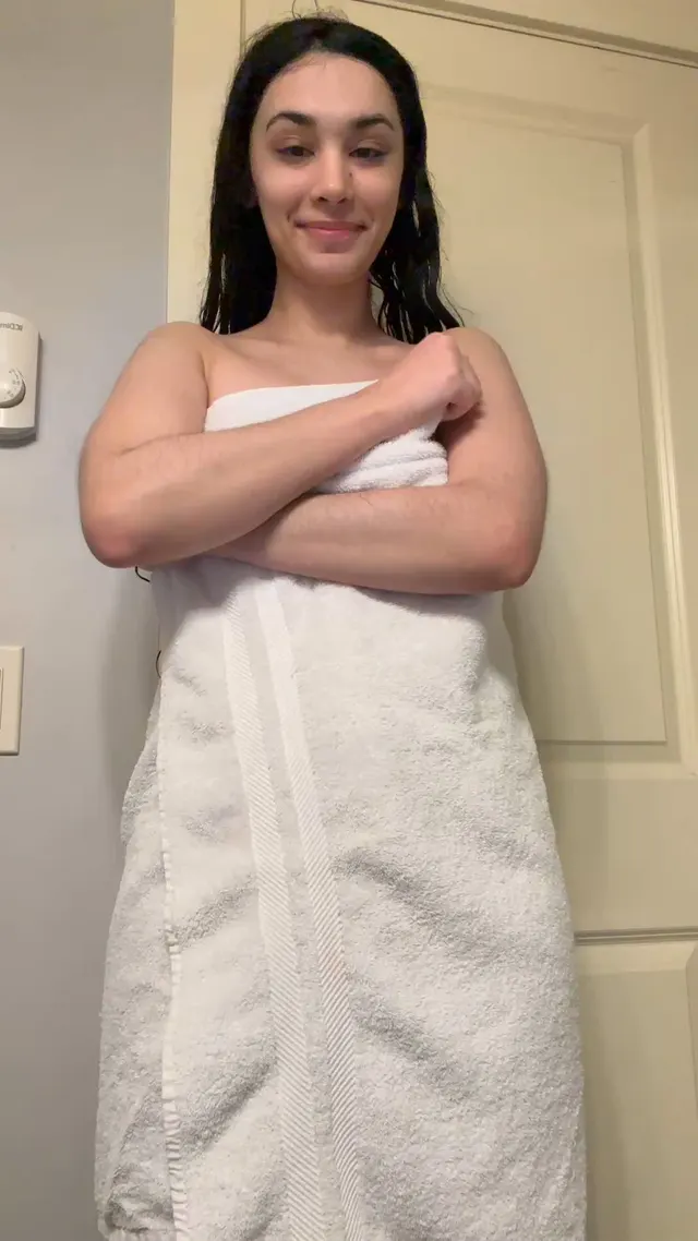 Another day, another chance to show off my sexy bush