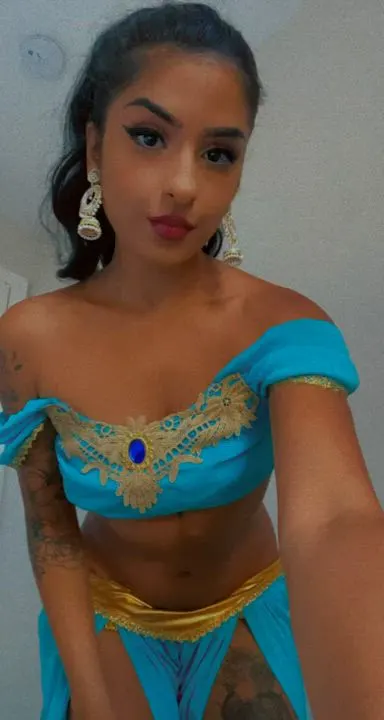 Would you be my Aladdin? 😼 [F]