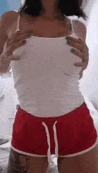 one more short shorts in another color, like them? =P