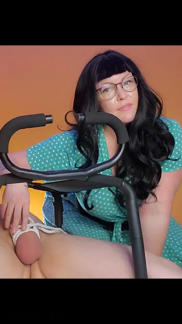 Filling the Librarian Full of Hot Cum - A Nasty Bargain for a Backed Up Virgin Bookworm 📚