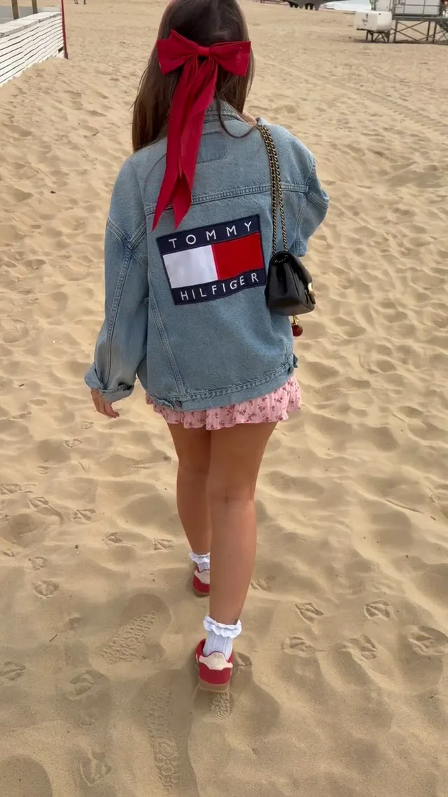 Just me and my pink buttplug twerking on the beach