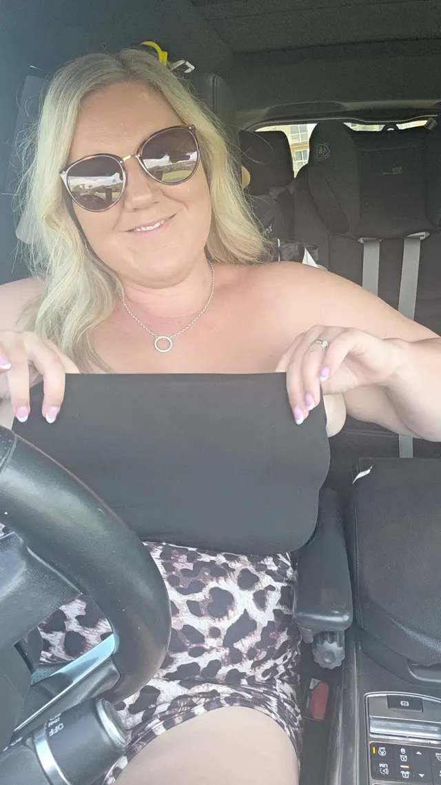 Would you proudly tell your friends that you fucked a fat milf in your car?