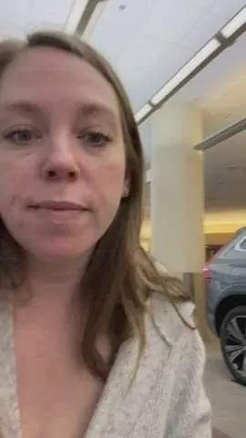 Just a little airport flashing while waiting for my ride!