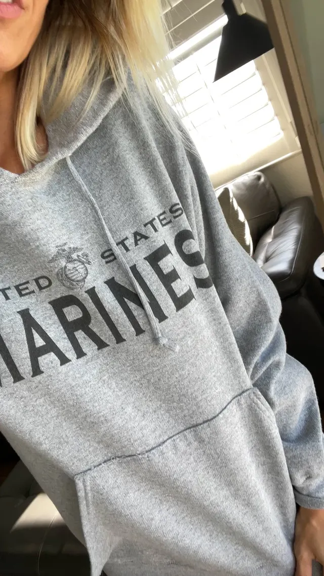 An 80s mom of two and still looking like a snack [gif]