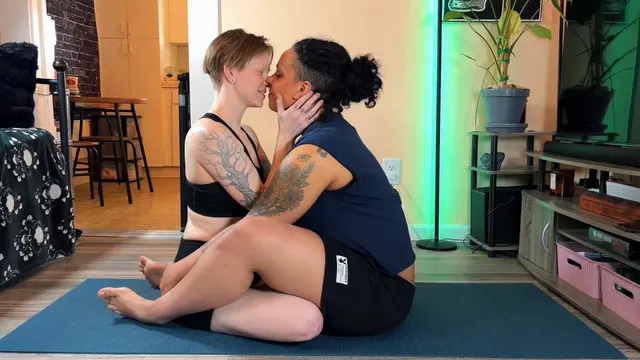 POV you take a 1:1 yoga session with a hot transmasc yoga instructor