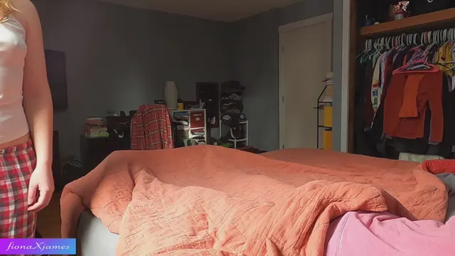 I snuck in to see what my new roommates cock was like while he slept.. and what it felt like pumping me full of cum ☺️