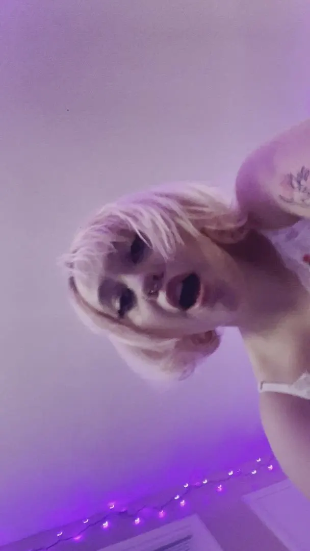 Compliments turn me on like crazy